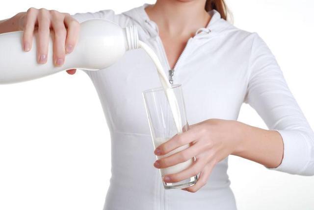 喝牛奶减肥