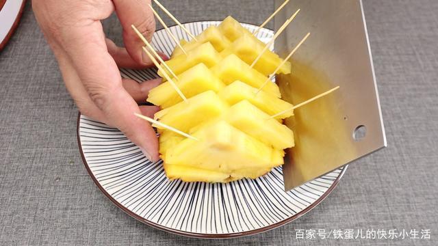 怎样切菠萝肉漂亮