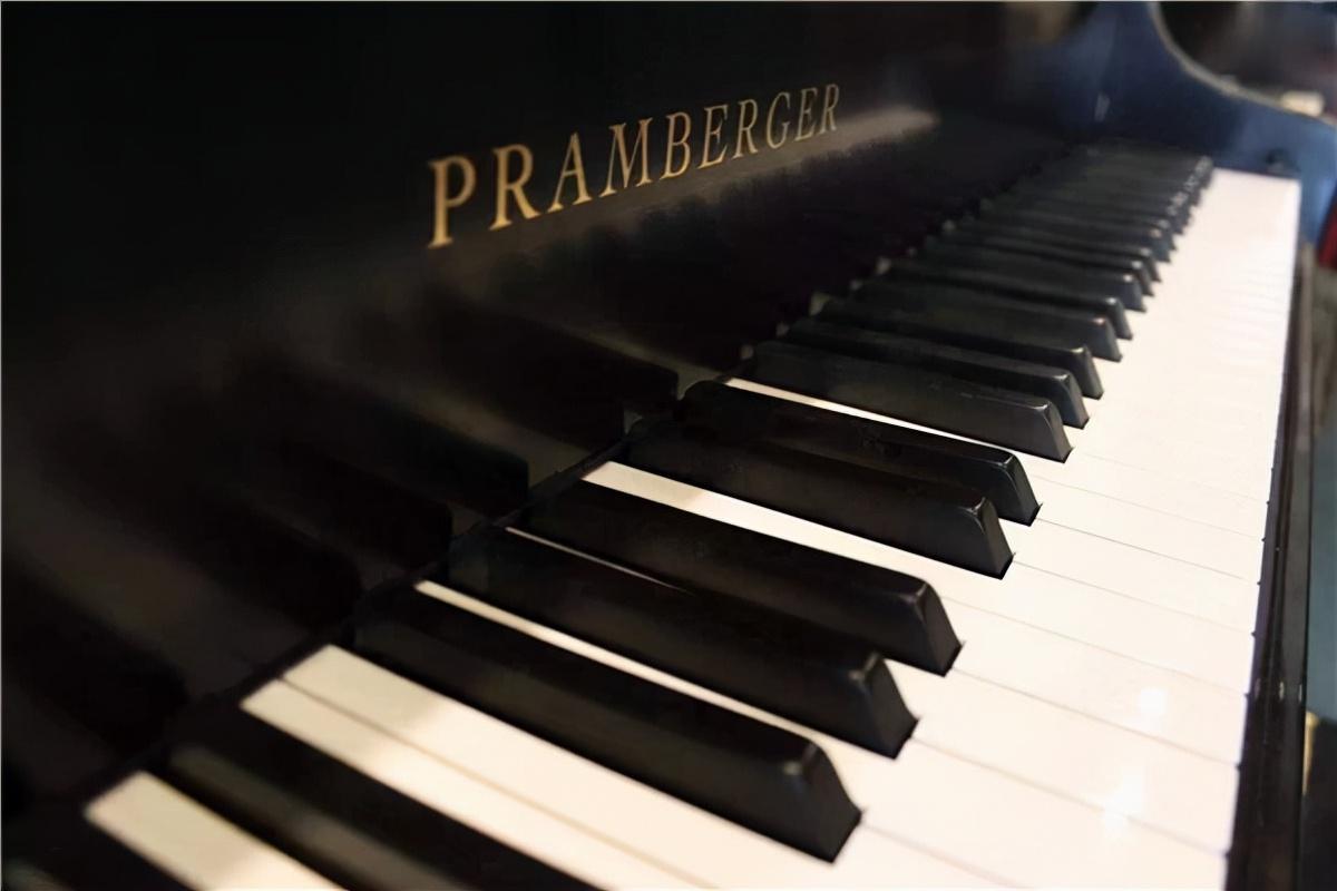 普拉姆伯格钢琴