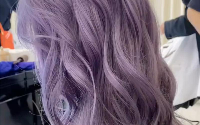 紫罗兰颜色头发