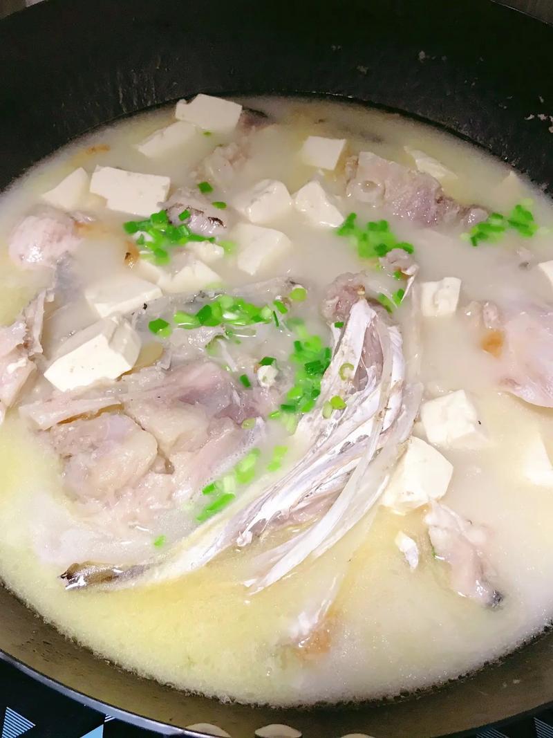 豆腐鱼头汤怎么做的相关图片